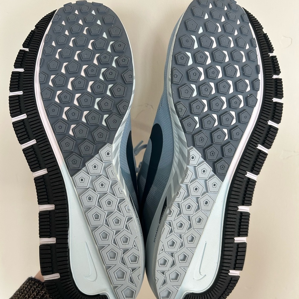 Nike Blue Running Shoes - Picture 2 of 6